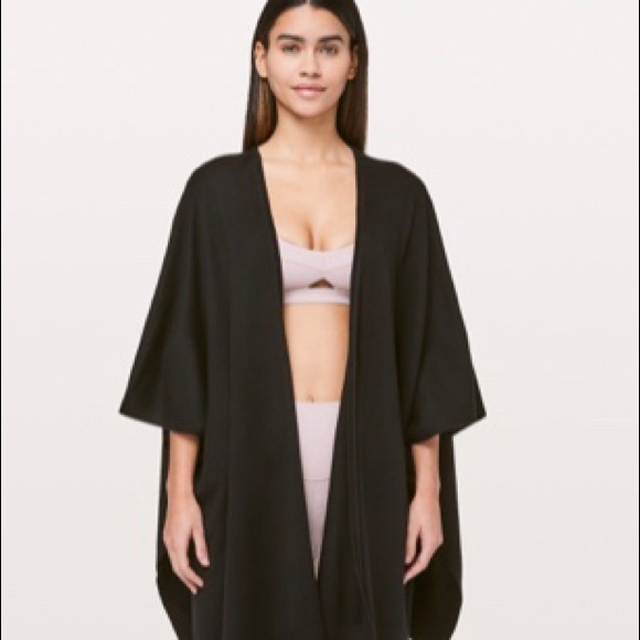 lululemon athletica Sweaters - Lululemon Free To Coast Wrap